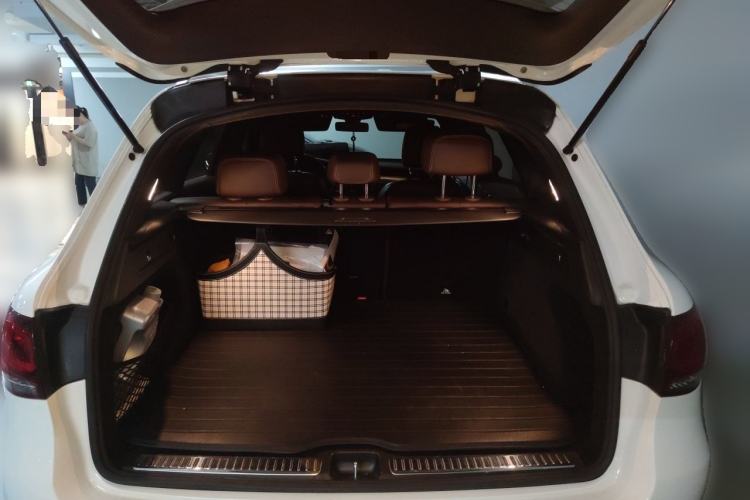 Used Mercedes-Benz GLC 2020 Facelift GLC 260 L 4MATIC Luxury Edition Trunk