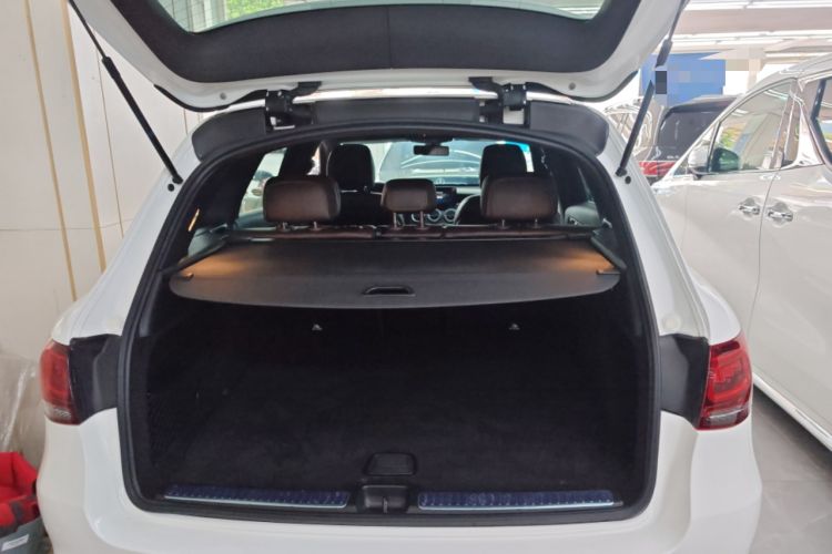 Used Mercedes-Benz GLC 2020 Facelift GLC 260 L 4MATIC Luxury Edition Trunk