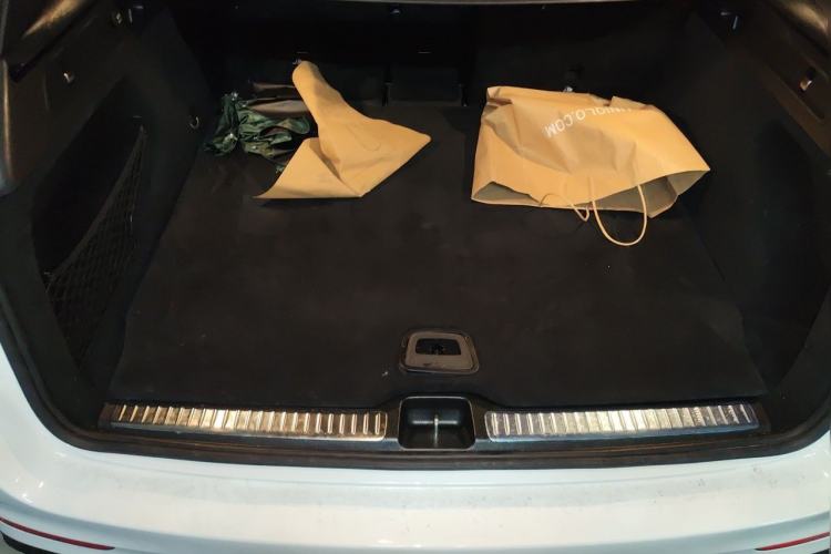 Used Mercedes-Benz GLC 2020 Facelift GLC 260 L 4MATIC Luxury Edition Trunk