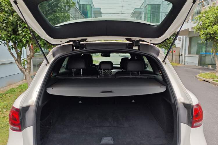Used Mercedes-Benz GLC 2020 GLC 300 L 4MATIC Dynamic Edition Trunk