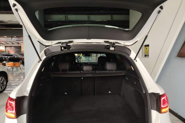 Used Mercedes-Benz GLC 2020 Facelifted GLC 260 L 4MATIC Dynamic Edition Trunk