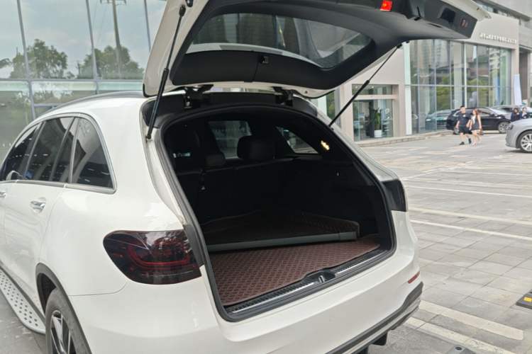 Used Mercedes-Benz GLC 2020 Facelift GLC 300 L 4MATIC Dynamic Edition Trunk