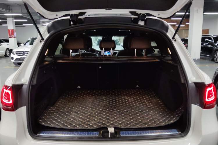 Used Mercedes-Benz GLC 2020 Facelift GLC 300 L 4MATIC Dynamic Edition Trunk