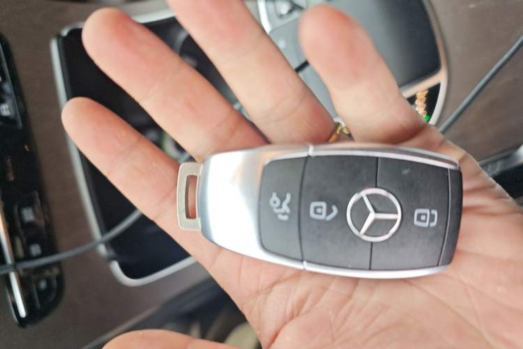Used Mercedes-Benz GLC 2020 GLC 260 L 4MATIC Luxury Model Vehicle Key