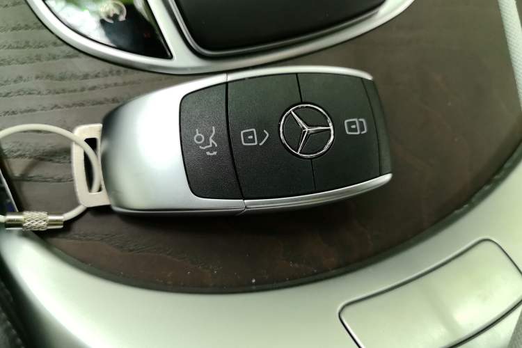 Used Mercedes-Benz GLC 2020 GLC 300 L 4MATIC Dynamic Edition Vehicle Key