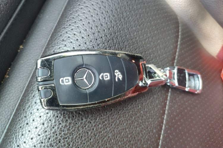Used Mercedes-Benz GLC 2020 GLC 260 L 4MATIC Dynamic Model Vehicle Key