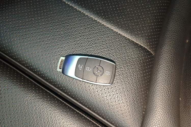 Used Mercedes-Benz GLC 2020 GLC 260 L 4MATIC Luxury Model Vehicle Key