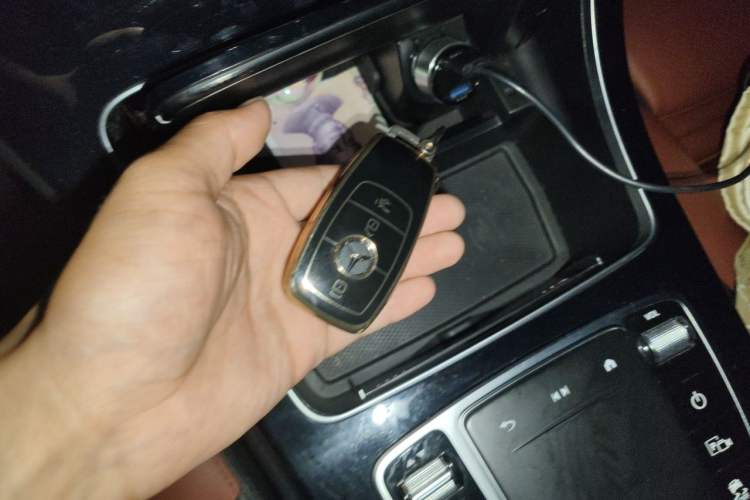 Used Mercedes-Benz GLC 2020 GLC 260 L 4MATIC Luxury Model Vehicle Key