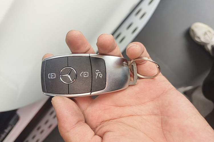 Used Mercedes-Benz GLC 2020 GLC 260 L 4MATIC Luxury Model Vehicle Key