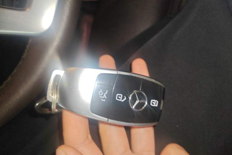 Used Mercedes-Benz GLC 2020 Facelift GLC 260 L 4MATIC Luxury Edition Vehicle Key