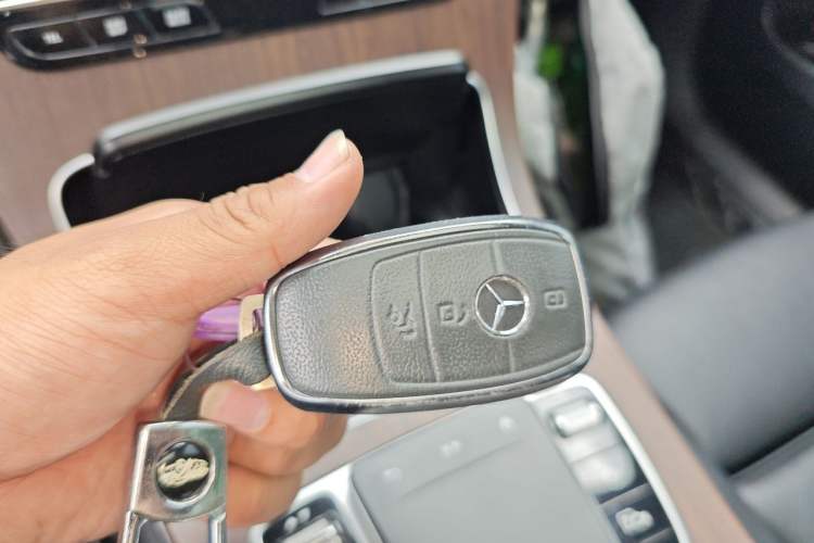 Used Mercedes-Benz GLC 2020 GLC 300 L 4MATIC Luxury Model Vehicle Key