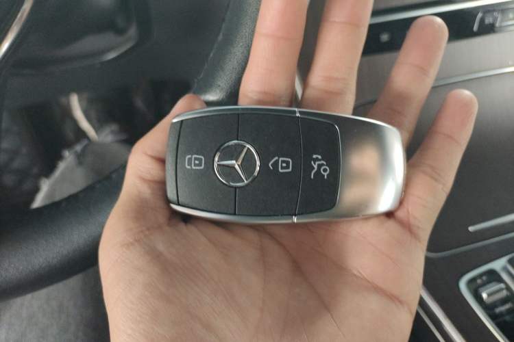 Used Mercedes-Benz GLC 2020 GLC 300 L 4MATIC Luxury Model Vehicle Key