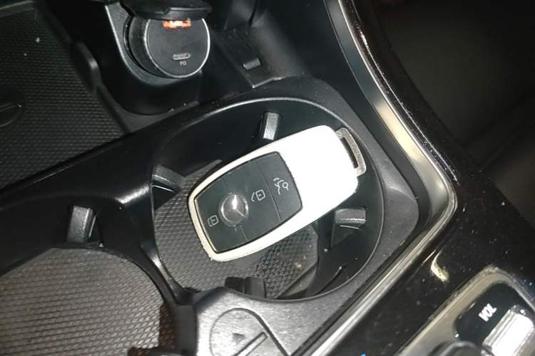 Used Mercedes-Benz GLC 2020 GLC 260 L 4MATIC Dynamic Model Vehicle Key