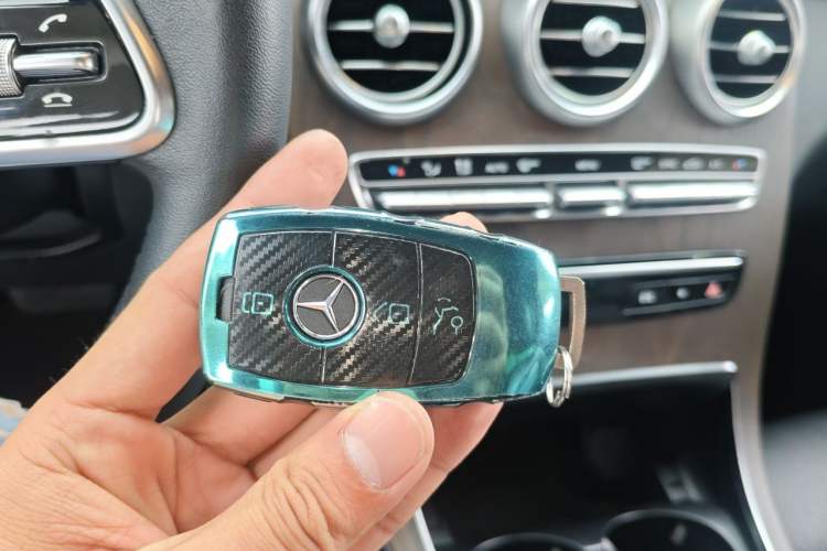Used Mercedes-Benz GLC 2020 Facelift GLC 260 L 4MATIC Luxury Edition Vehicle Key