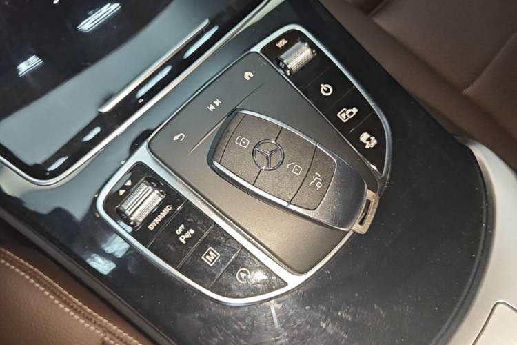 Used Mercedes-Benz GLC 2020 GLC 260 L 4MATIC Dynamic Model Vehicle Key