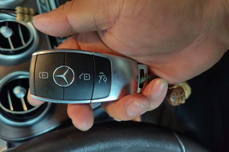 Used Mercedes-Benz GLC 2020 Facelift GLC 260 L 4MATIC Luxury Edition Vehicle Key