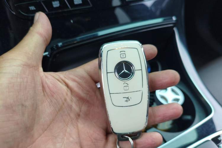 Used Mercedes-Benz GLC 2020 Facelift GLC 260 L 4MATIC Luxury Edition Vehicle Key