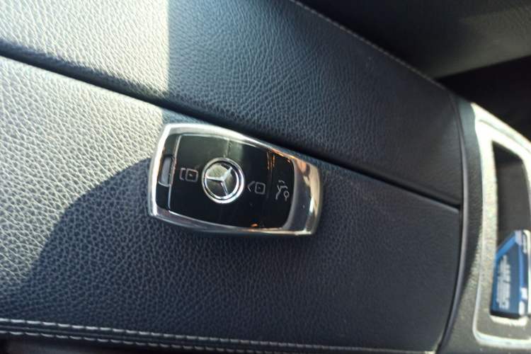 Used Mercedes-Benz GLC 2020 GLC 260 L 4MATIC Luxury Model Vehicle Key