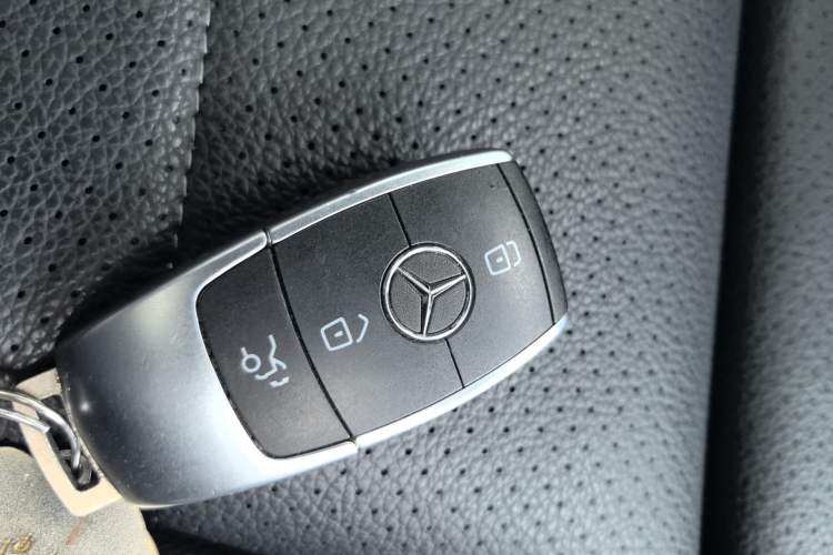 Used Mercedes-Benz GLC 2020 GLC 260 L 4MATIC Dynamic Model Vehicle Key