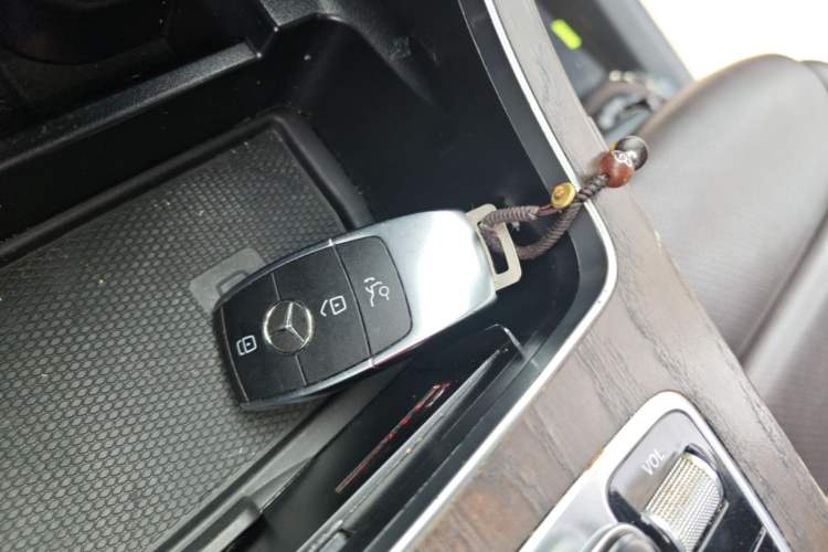 Used Mercedes-Benz GLC 2020 Facelift GLC 260 L 4MATIC Luxury Edition Vehicle Key