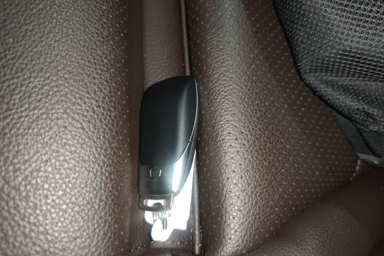 Used Mercedes-Benz GLC 2020 Facelifted GLC 260 L 4MATIC Dynamic Edition Vehicle Key