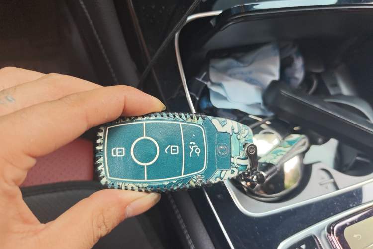 Used Mercedes-Benz GLC 2020 Facelift GLC 260 L 4MATIC Luxury Edition Vehicle Key