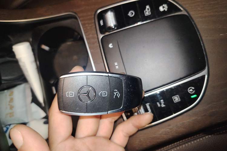 Used Mercedes-Benz GLC 2020 GLC 260 L 4MATIC Luxury Model Vehicle Key