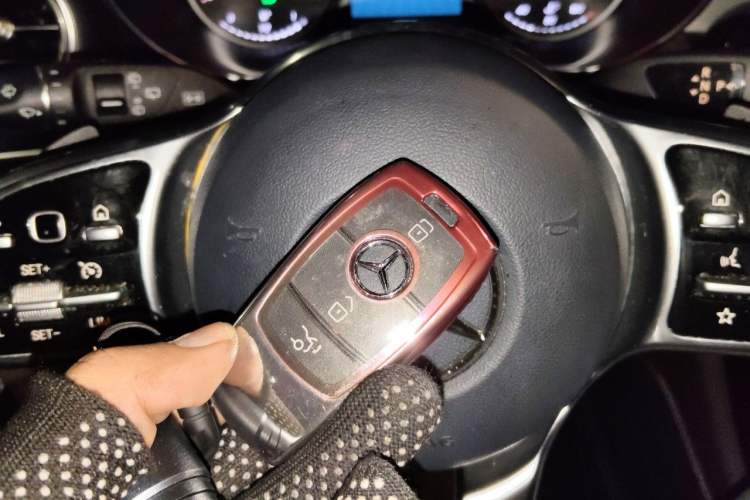 Used Mercedes-Benz GLC 2020 GLC 260 L 4MATIC Dynamic Model Vehicle Key