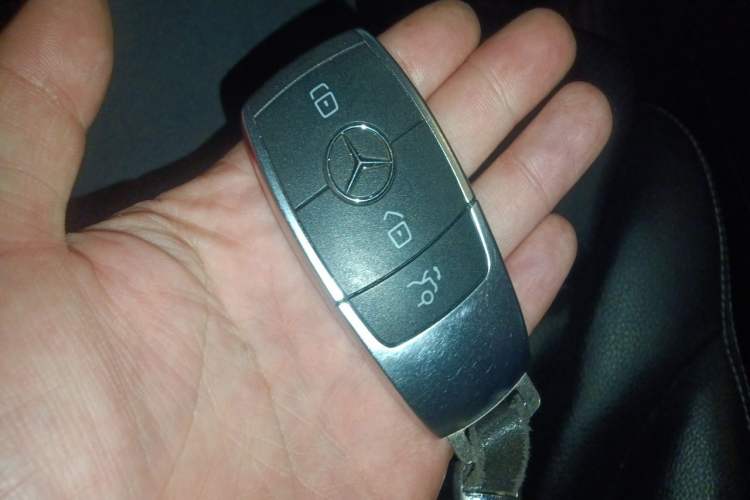 Used Mercedes-Benz GLC 2020 Facelift GLC 260 L 4MATIC Luxury Edition Vehicle Key