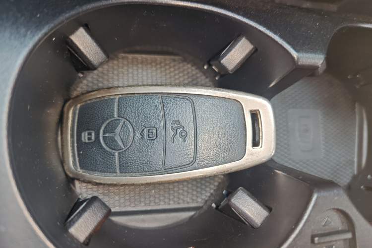 Used Mercedes-Benz GLC 2020 GLC 260 L 4MATIC Dynamic Model Vehicle Key