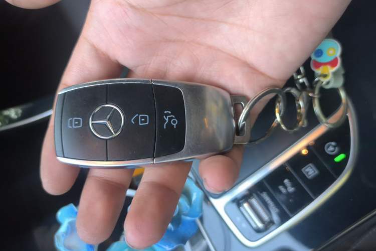 Used Mercedes-Benz GLC 2020 GLC 260 L 4MATIC Dynamic Model Vehicle Key