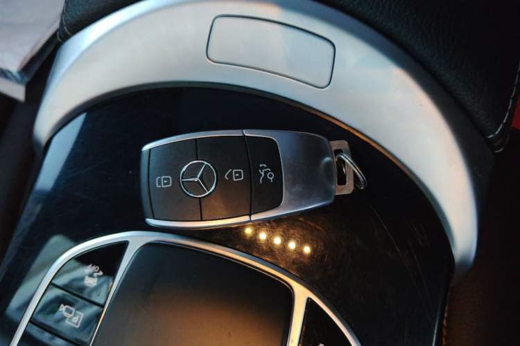 Used Mercedes-Benz GLC 2020 Facelifted GLC 260 L 4MATIC Dynamic Edition Vehicle Key