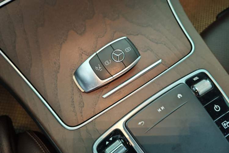 Used Mercedes-Benz GLC 2020 GLC 260 L 4MATIC Luxury Model Vehicle Key