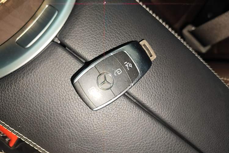 Used Mercedes-Benz GLC 2020 Facelift GLC 260 L 4MATIC Luxury Edition Vehicle Key