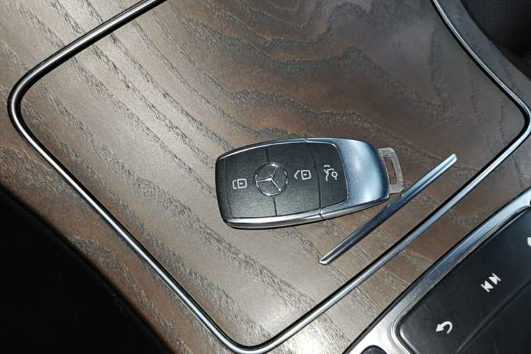 Used Mercedes-Benz GLC 2020 Facelift GLC 300 L 4MATIC Dynamic Edition Vehicle Key