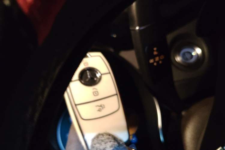 Used Mercedes-Benz GLC 2020 Facelifted GLC 260 L 4MATIC Dynamic Edition Vehicle Key