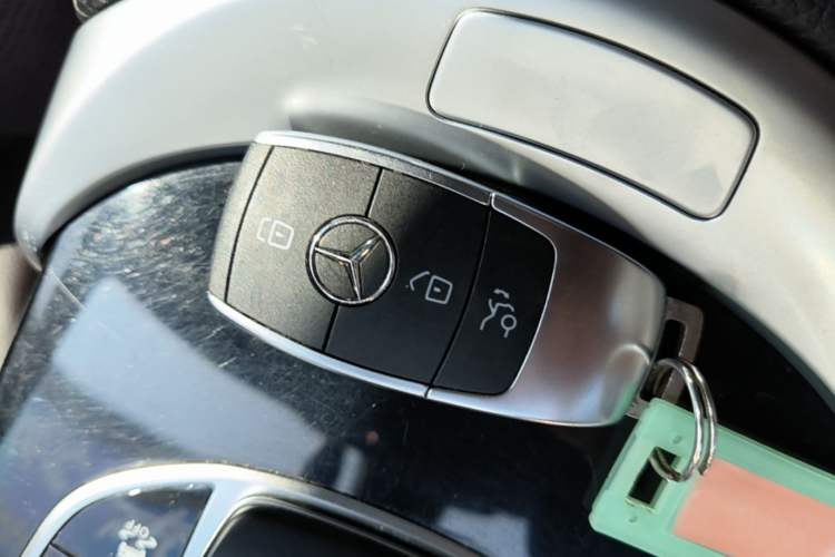 Used Mercedes-Benz GLC 2020 Facelifted GLC 260 L 4MATIC Dynamic Edition Vehicle Key