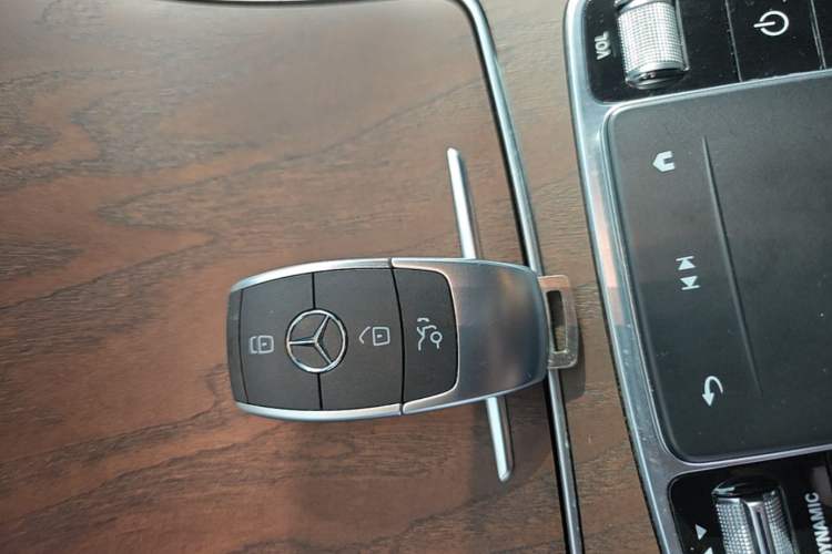Used Mercedes-Benz GLC 2020 GLC 300 L 4MATIC Dynamic Edition Vehicle Key