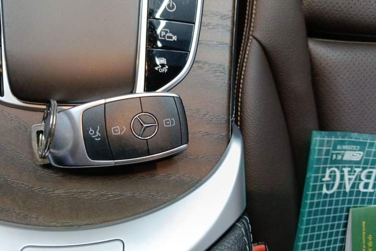 Used Mercedes-Benz GLC 2020 GLC 300 L 4MATIC Dynamic Edition Vehicle Key