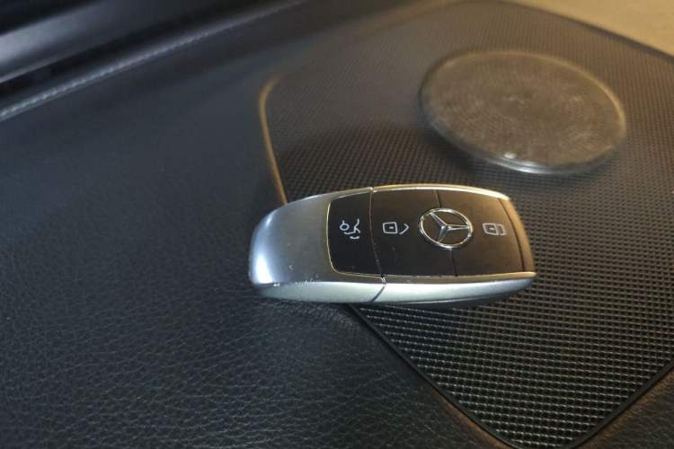 Used Mercedes-Benz GLC 2020 GLC 260 L 4MATIC Luxury Model Vehicle Key
