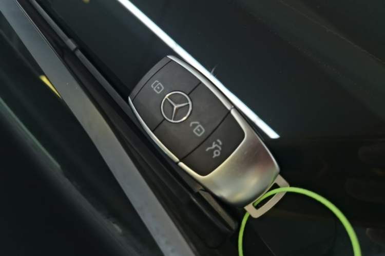 Used Mercedes-Benz GLC 2020 Facelifted GLC 300 L 4MATIC Luxury Edition Vehicle Key