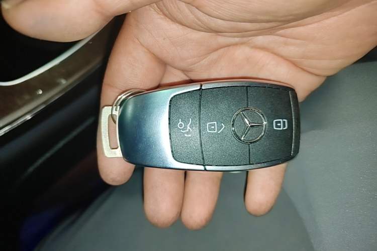 Used Mercedes-Benz GLC 2020 Facelift GLC 300 L 4MATIC Dynamic Edition Vehicle Key
