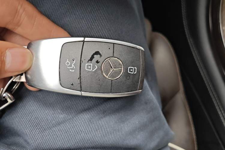 Used Mercedes-Benz GLC 2020 Facelift GLC 260 L 4MATIC Luxury Edition Vehicle Key
