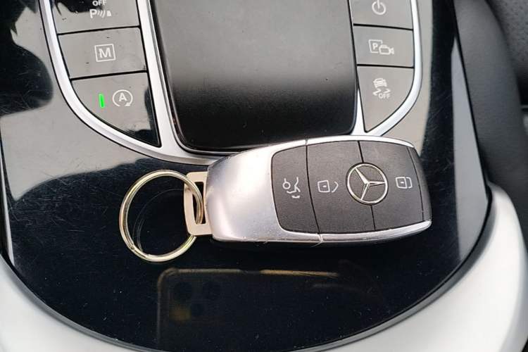 Used Mercedes-Benz GLC 2020 Facelifted GLC 260 L 4MATIC Dynamic Edition Vehicle Key