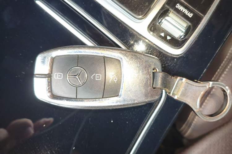 Used Mercedes-Benz GLC 2020 GLC 260 L 4MATIC Dynamic Model Vehicle Key