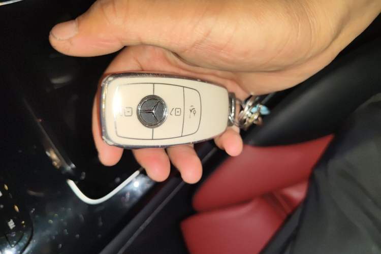 Used Mercedes-Benz GLC 2020 Facelift GLC 260 L 4MATIC Luxury Edition Vehicle Key