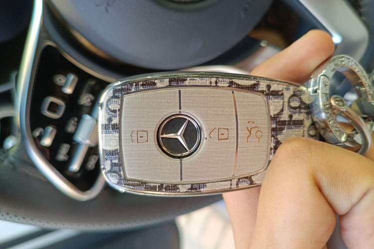 Used Mercedes-Benz GLC 2020 GLC 260 L 4MATIC Luxury Model Vehicle Key