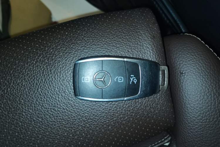 Used Mercedes-Benz GLC 2020 Facelift GLC 260 L 4MATIC Luxury Edition Vehicle Key