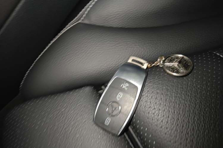 Used Mercedes-Benz GLC 2020 Facelifted GLC 260 L 4MATIC Dynamic Edition Vehicle Key