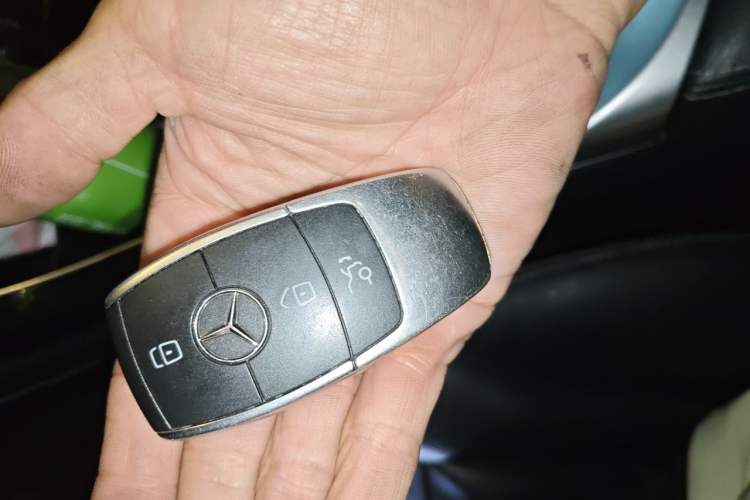 Used Mercedes-Benz GLC 2020 GLC 260 L 4MATIC Dynamic Model Vehicle Key